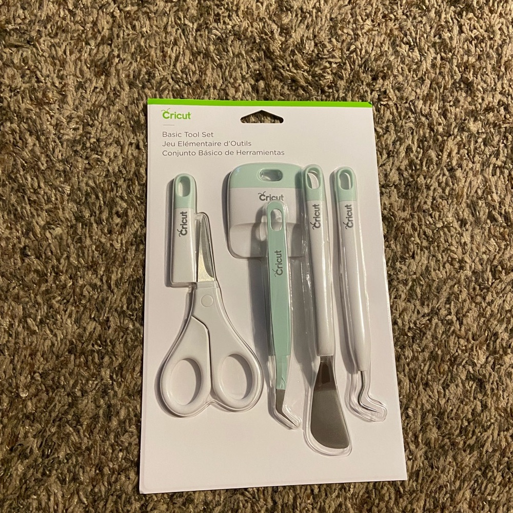 2/$15 | Cricut Tool Set with White and Green Accents